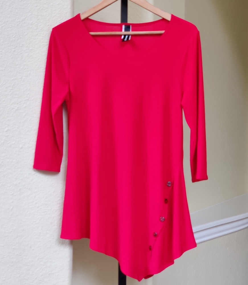 Curvesque Front Button Design Red Blouse Nwot - image 1